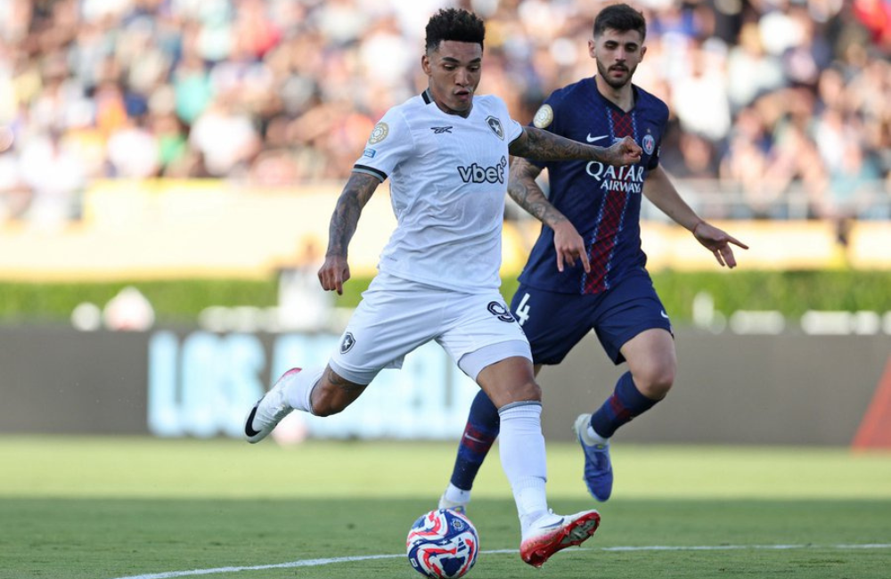 Paiva enaltece vitória do Botafogo sobre o PSG e destaca: "bebeu do seu próprio veneno" Divulgação: Botafogo