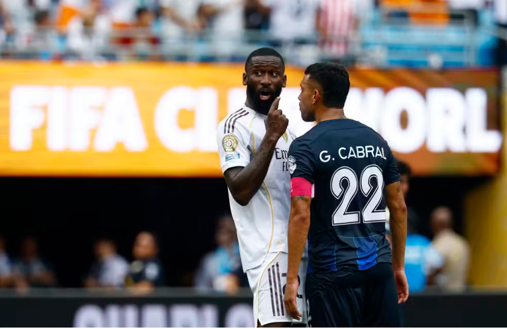 Árbitro brasileiro aciona protocolo contra o racismo em Real Madrid x Pachuca Divulgação: Reuters