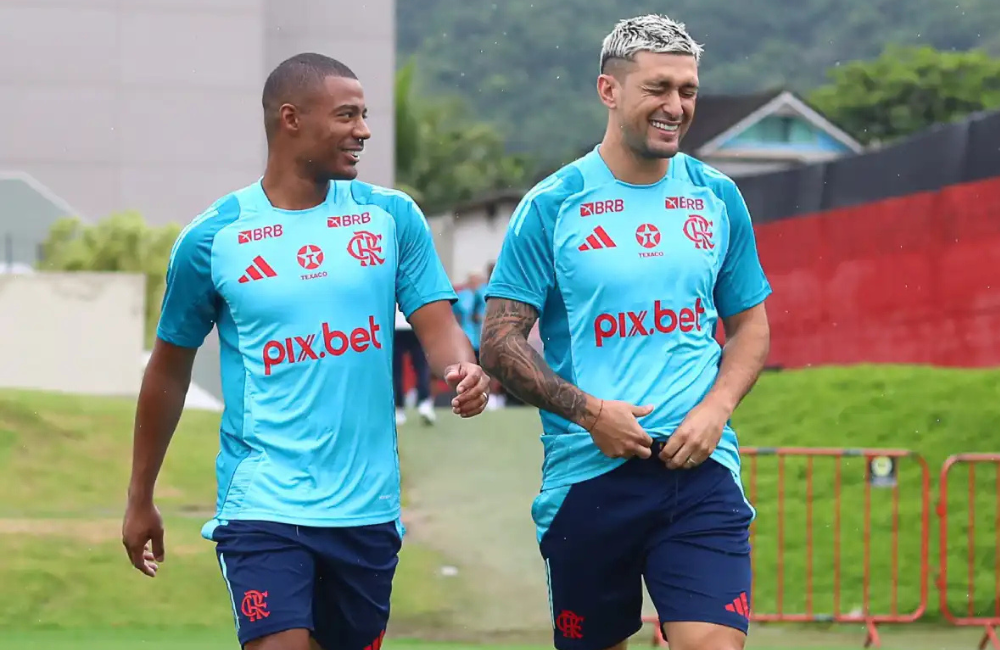 Arrascaeta abre o jogo sobre polêmica envolvendo De La Cruz e ex-médico do Flamengo Divulgação: Flamengo