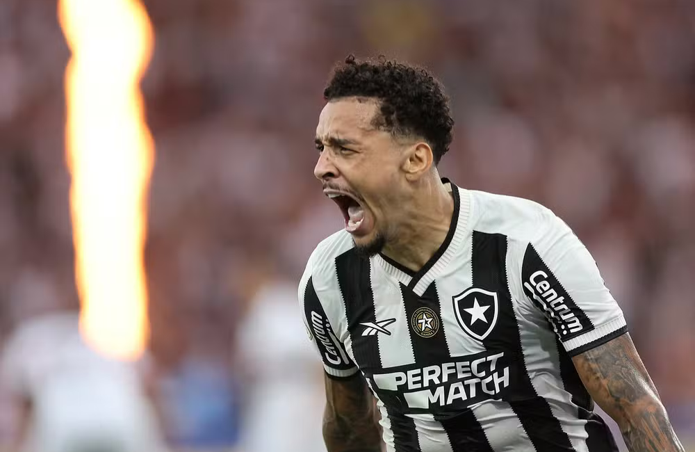 Botafogo encaminha venda de Gregore ao Al-Rayyan Divulgação: Botafogo