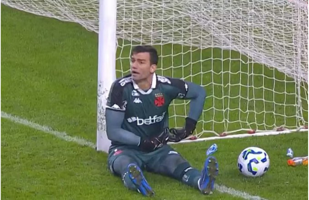 Diniz critica expulsão de Léo Jardim e aponta: "inadmissível" Foto: reprodução