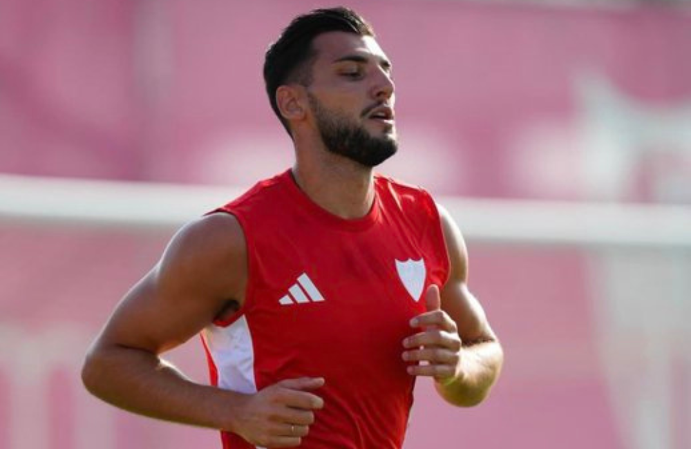 Botafogo abre negociações para contratação de Rafa Mir, atacante do Sevilla Divulgação: Reprodução