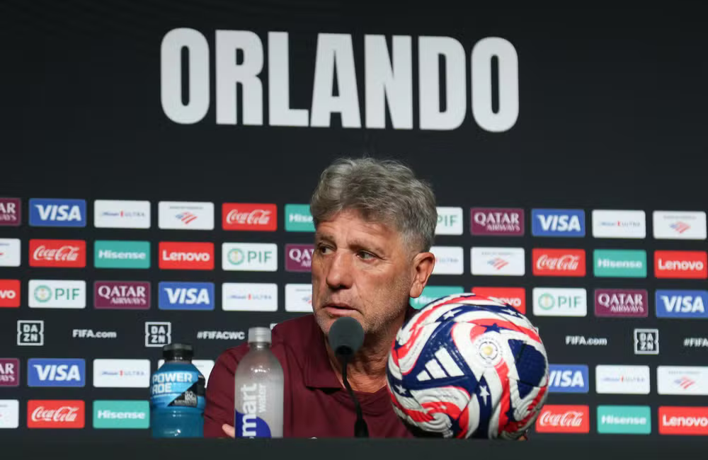 Renato Gaúcho sai em defesa de técnicos brasileiros: "Eu queria ver um gringo fazer o trabalho que estou fazendo no Fluminense" Divulgação: Fluminense