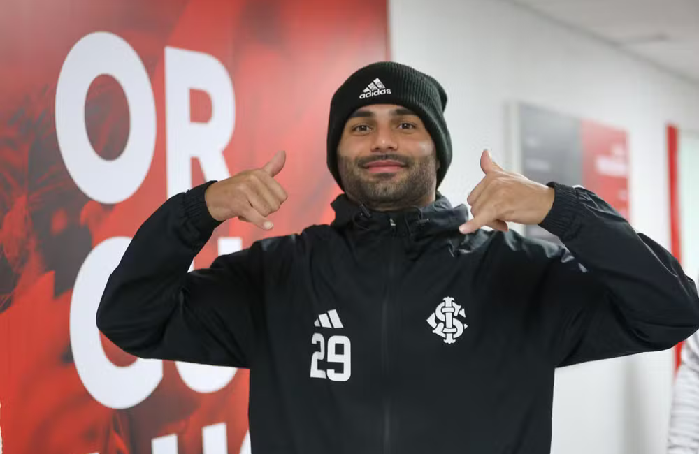 Flamengo volta a cobrar dívida do Internacional por compra de Thiago Maia e critica contratações do clube Divulgação: Internacional