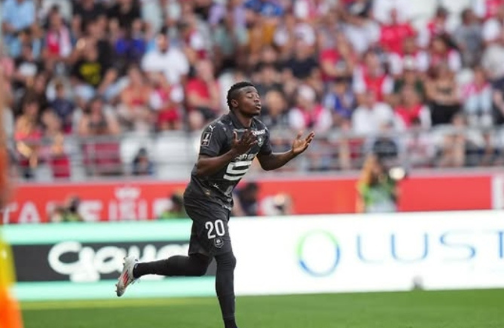 Vasco tenta diminuir pedida do Rennes por Andrés Gómez Foto: reprodução