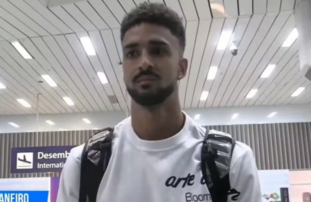 Chris Ramos desembarca no Rio para assinar com o Botafogo Divulgação: BTB Sports