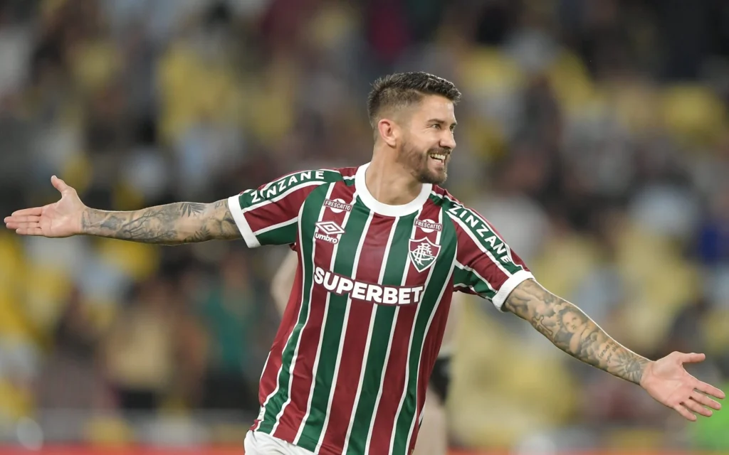Everaldo comemora gol na vitória do Fluminense sobre o Grêmio. Foto: Thiago Ribeiro/AGIF