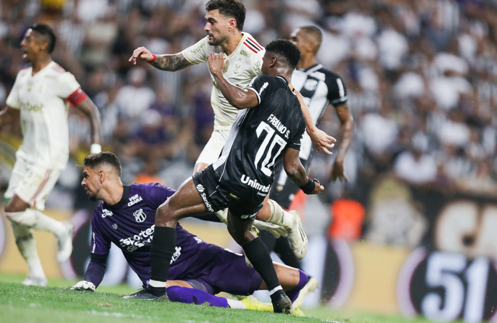 Filipe Luís aponta queda de rendimento do Flamengo e lamenta empate com o Ceará Divulgação: Flamengo