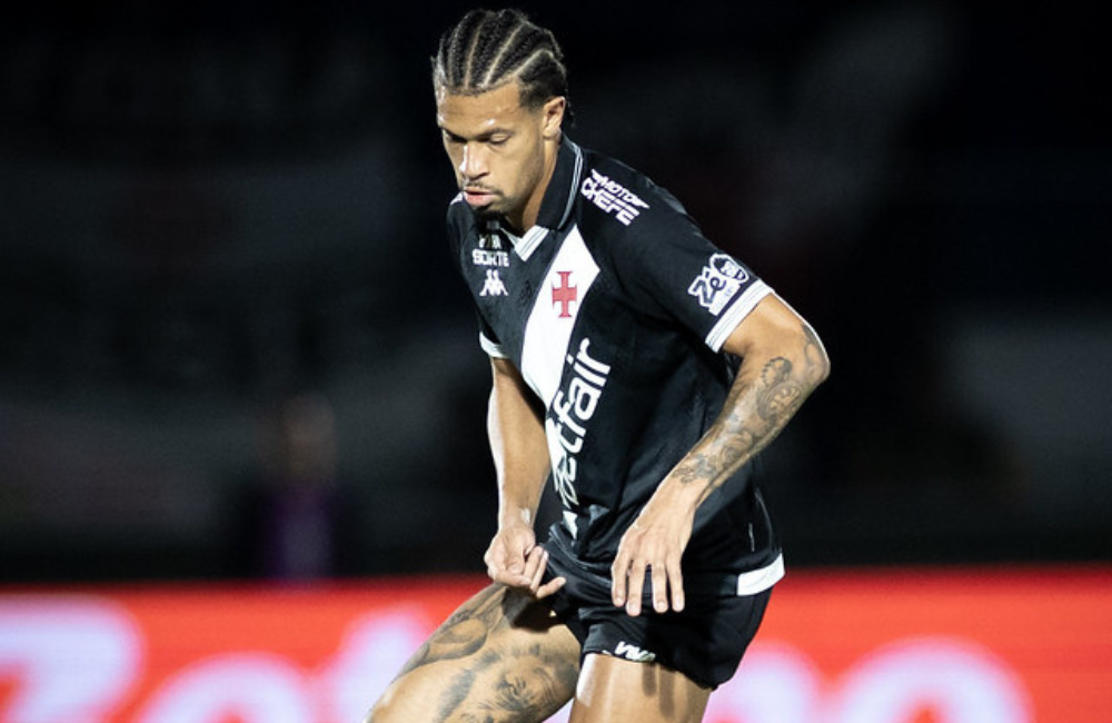 Diniz defende permanência de João Victor no Vasco e destaca: "quer se redimir jogando" Divulgação: Matheus Lima/Vasco