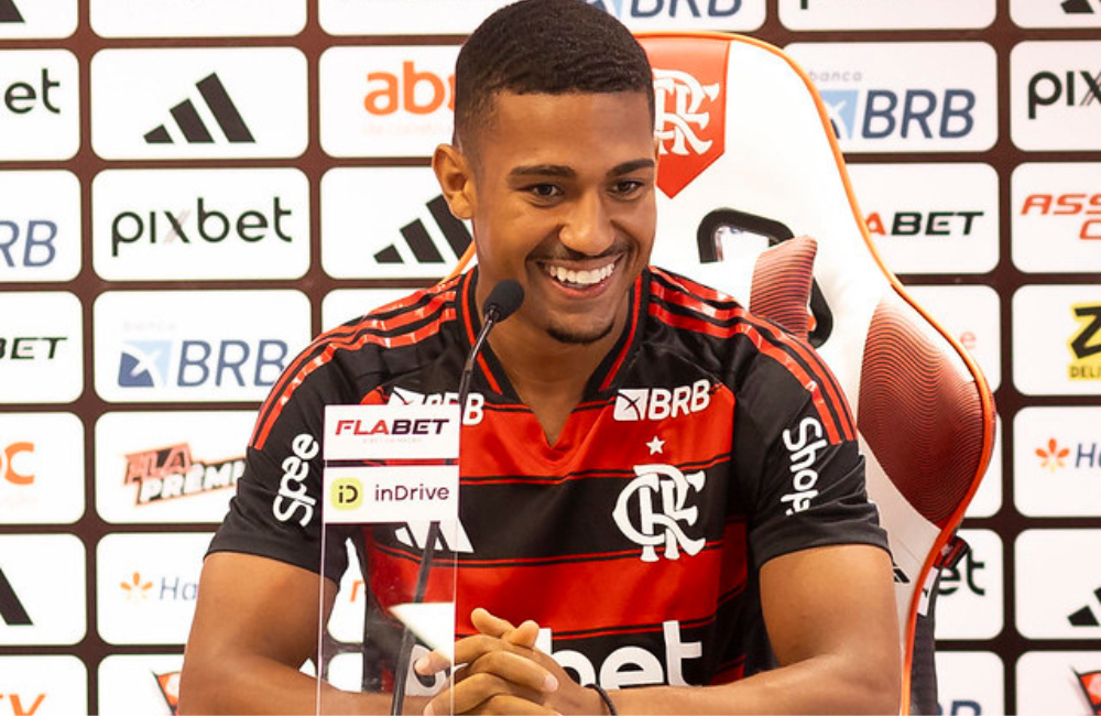 Samuel Lino fala sobre ser o reforço mais caro da história do Flamengo: "Nomes e números não jogam" Divulgação: Flamengo