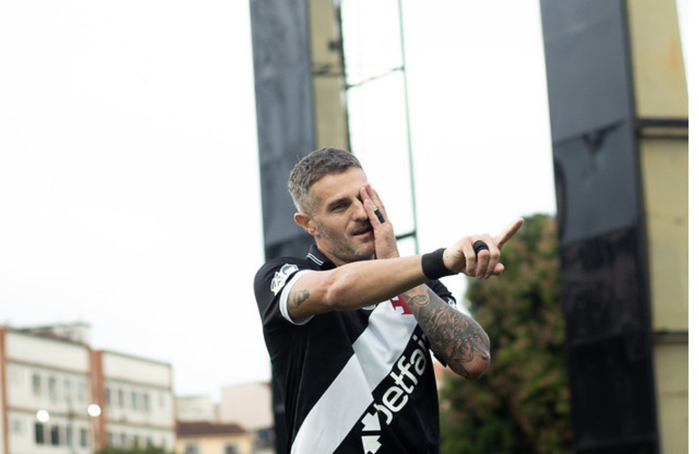 Vegetti é desfalque e Vasco conta com retorno de Piton contra o Santos Divulgação: Matheus Lima/Vasco