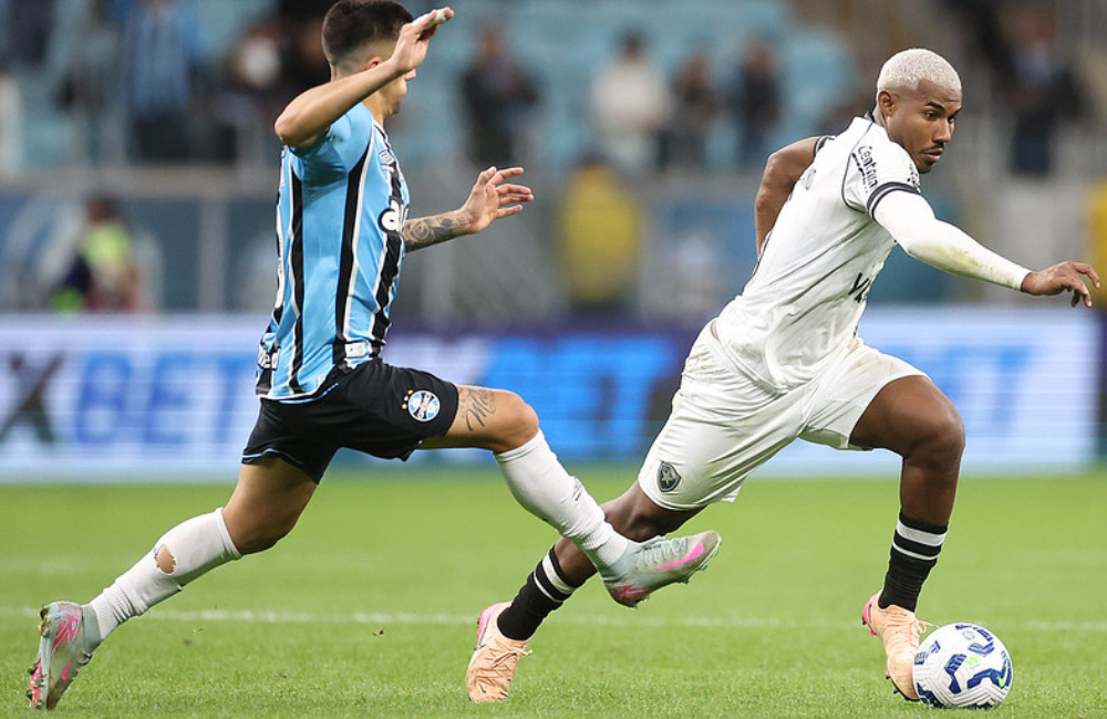 Cuiabano fala sobre prejuízo ao Botafogo em empate com o Grêmio Divulgação: Vítor Silva/Botafogo