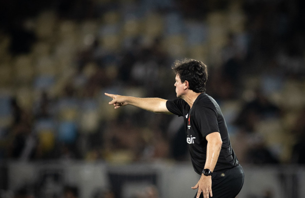 Diniz destaca superioridade do Vasco contra o Bahia e defende Coutinho na Copa do Mundo Divulgação: Matheus Lima/Vasco