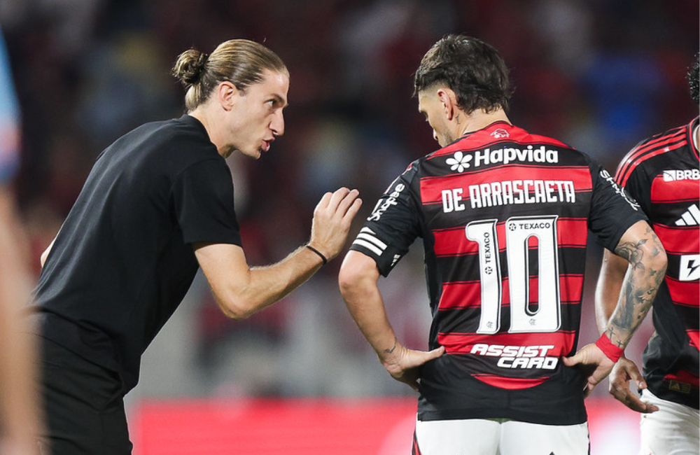 Filipe Luís pede que árbitro de Flamengo x Estudiantes nunca mais apite jogos da Libertadores Divulgação: Gilvan de Souza/CRF