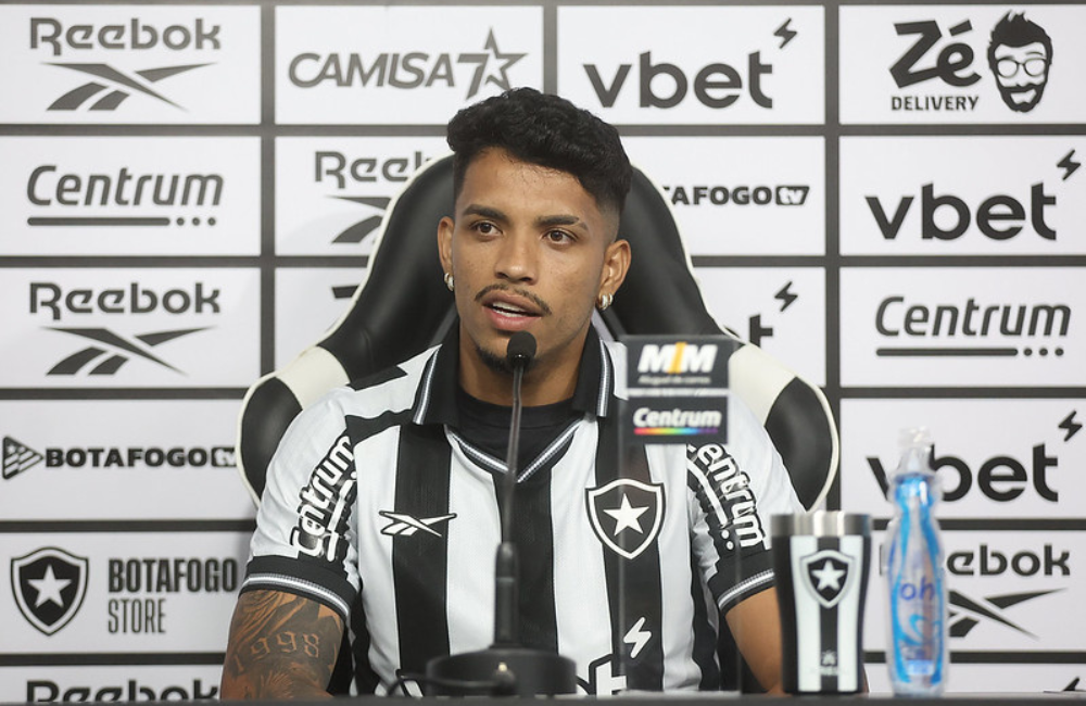 Novo reforço do Botafogo, Gabriel Bahia se diz surpreso por suspeita de cartão para beneficiar apostadores Divulgação: Vítor Silva/Botafogo