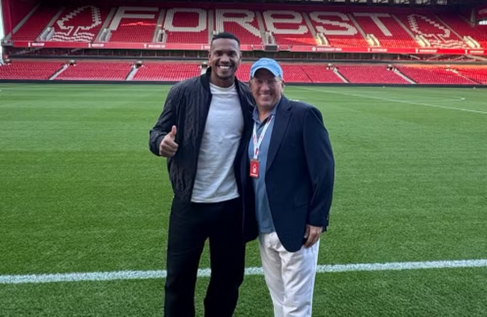 Textor se despede de John após venda do Botafogo: "vai poder viver um sonho" Foto: divulgação