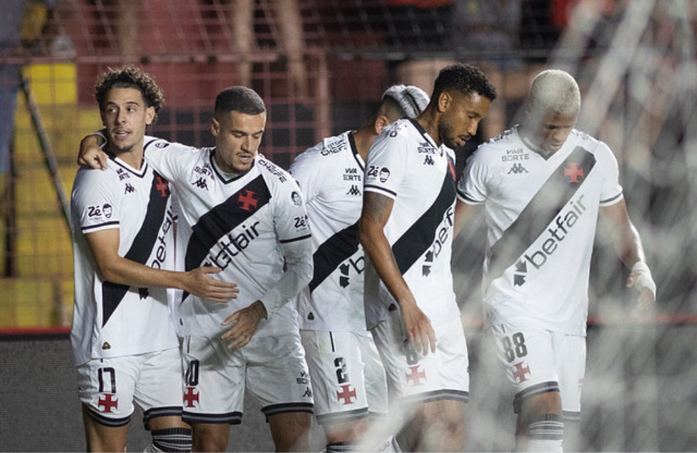 Diniz enaltece vitória do Vasco no Brasileirão: "tem que celebrar um pouquinho" Divulgação: Matheus Lima/Vasco