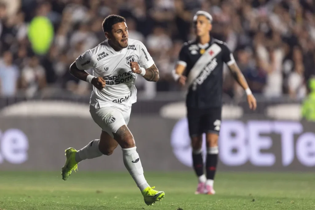Galeano comemora seu gol contra o Vasco, em São Januário, pelo Brasileirão. Foto: RUANO CARNEIRO/FOTOARENA/FOTOARENA/ESTADÃO CONTEÚDO