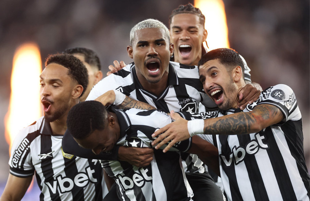 Davide cobra regularidade do Botafogo, mas comemora retorno ao G-4 Divulgação: Vítor Silva/Botafogo