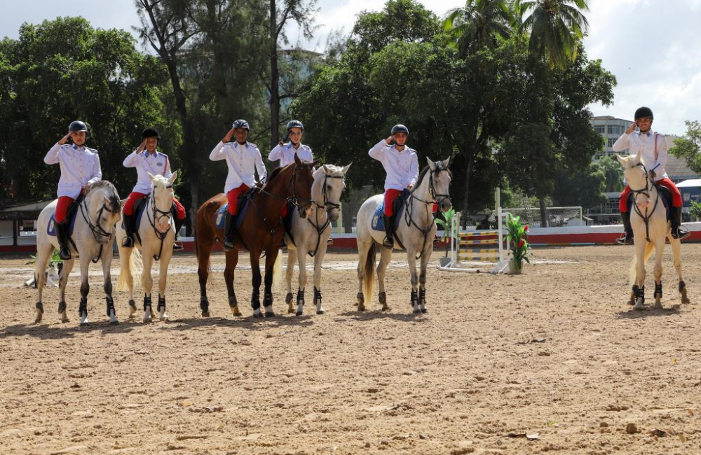 EVENTO HIPICO NO CMRJ VAI MOVIMENTAR A TIJUCA; no dia 1 de novembro ocorrerá o tradicional Concurso Hípico dia Bandeira no Esquadrão do CMRJ Divulgação: Marina Castro