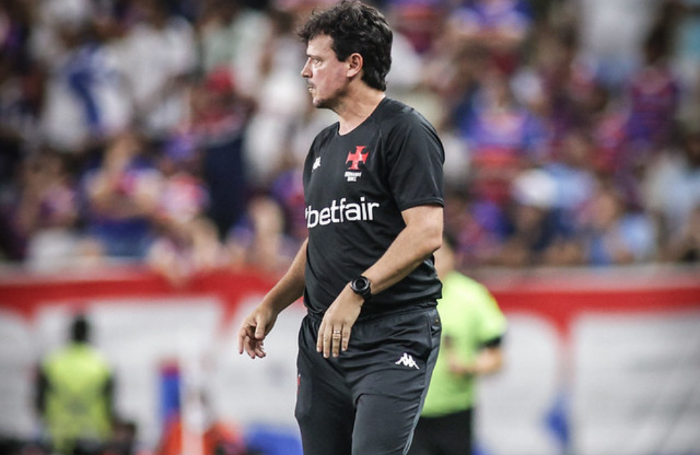 Diniz enaltece Rayan e pede atacante na seleção: "mais completo do futebol brasileiro" Divulgação: Matheus Lima/Vasco