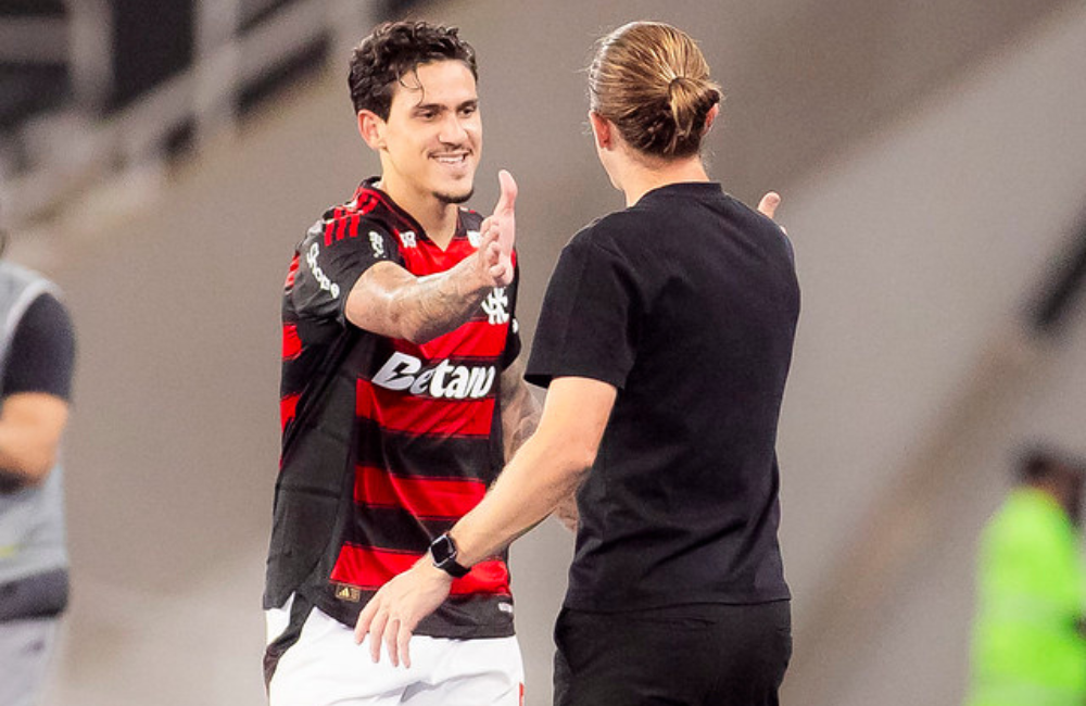 Filipe Luís elogia Pedro, mas evita cravar atacante como titular: "o campo fala" Divulgação: Adriano Fontes/Flamengo