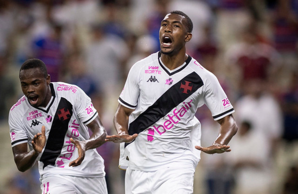 Rayan participa de treino do Vasco e pode reforçar a equipe na próxima rodada Divulgação: Dikran Sahagian/Vasco