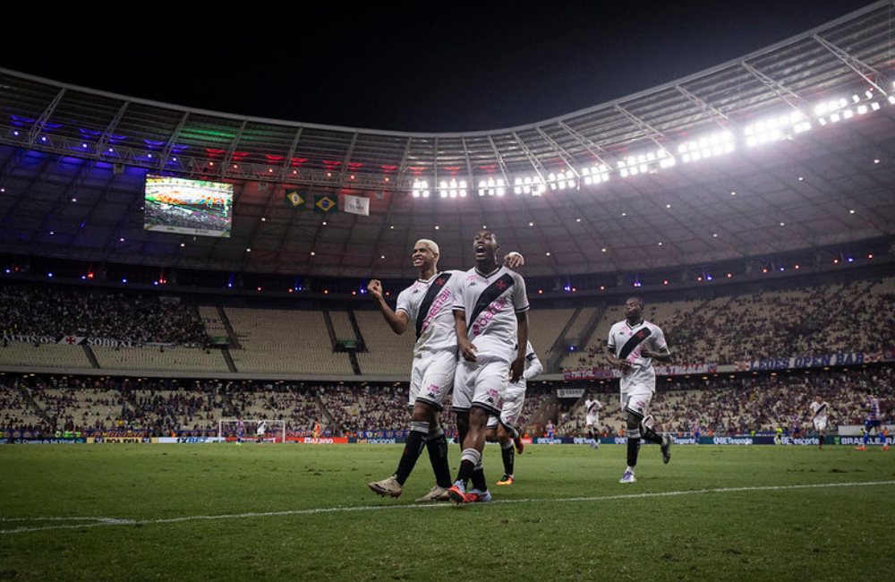 Vasco pode entrar no G-8 caso vença o Fluminense nesta segunda Divulgação: Dikran Sahagian/Vasco