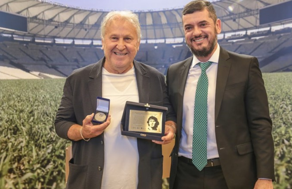Zico sugere criação de museu do futebol do Estado do Rio ao presidente da Alerj Divulgação: Alex Ramos