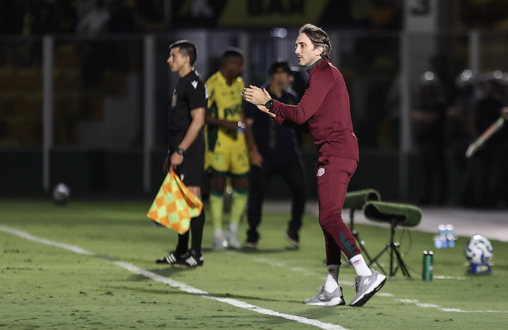 Zubeldía tece críticas à arbitragem após derrota do Fluminense: "estão em uma fase negativa" Divulgação: Lucas Merçon/Fluminense