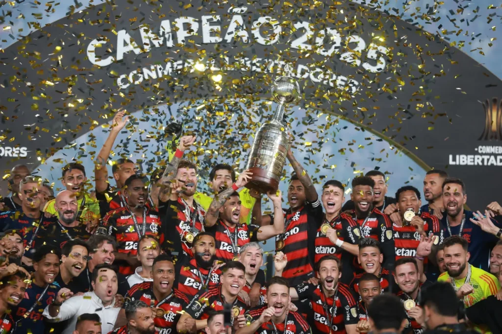 Flamengo vence Palmeiras e se torna tetracampeão da Libertadores