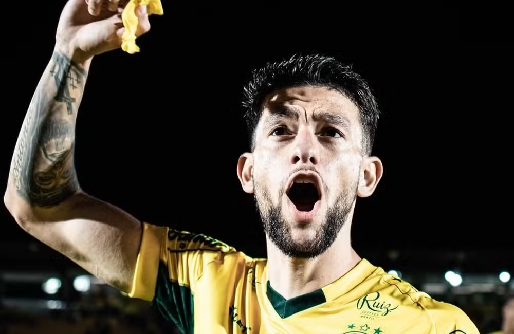 Jemmes desembarca no Rio para assinar com o Fluminense Divulgação: Instagram