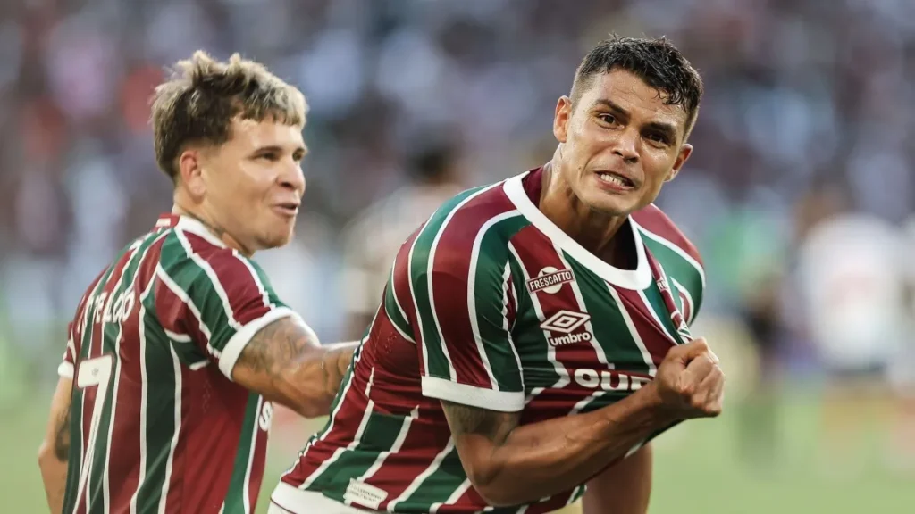 Thiago Silva, do Fluminense, comemorando seu gol sobre o Bahia, na partida válida pela 38ª rodada do Brasileirão • Lucas Merçon/Fluminense