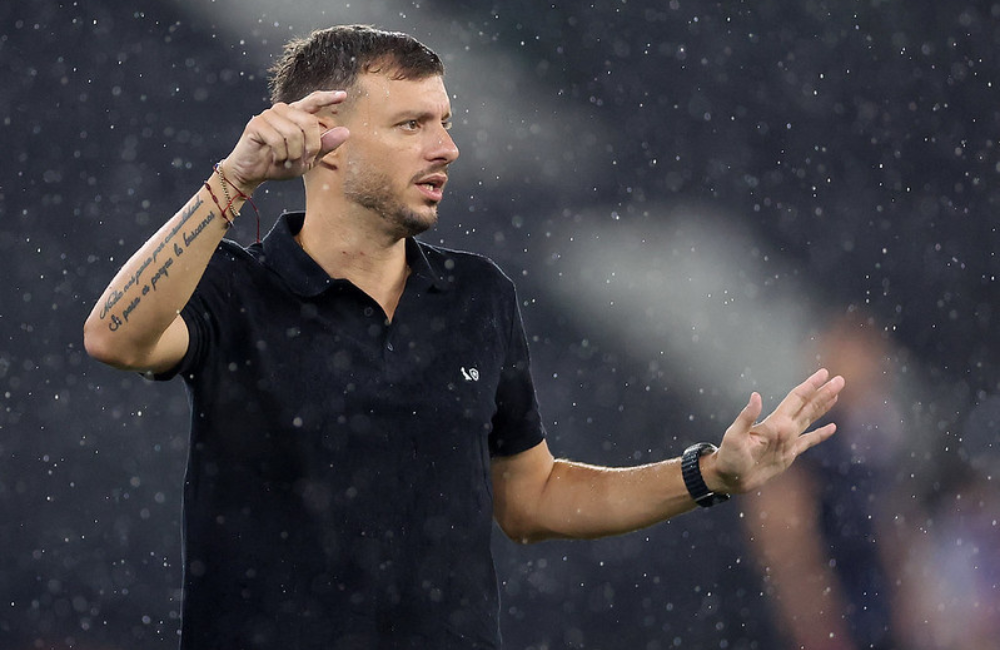 Anselmi torce por fim de transfer ban após derrota do Botafogo para o Fluminense Divulgação: Vítor Silva/Botafogo