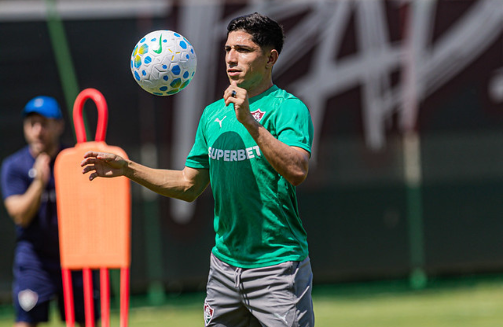 Savarino tem nome publicado e BID e já pode estrear pelo Fluminense Divulgação: Marina Garcia/Flu