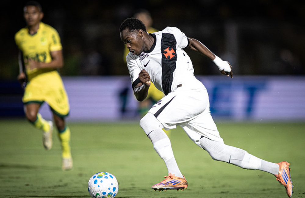 Diniz mandará time misto contra o Madureira visando o Brasileirão; veja provável escalação do Vasco Divulgação: Matheus Lima/Vasco