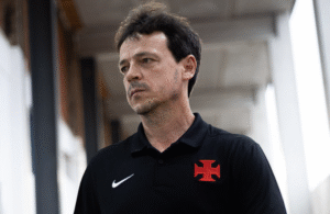 Diniz fala sobre vaias e ineficiência do ataque em nova derrota do Vasco Divulgação: Matheus Lima