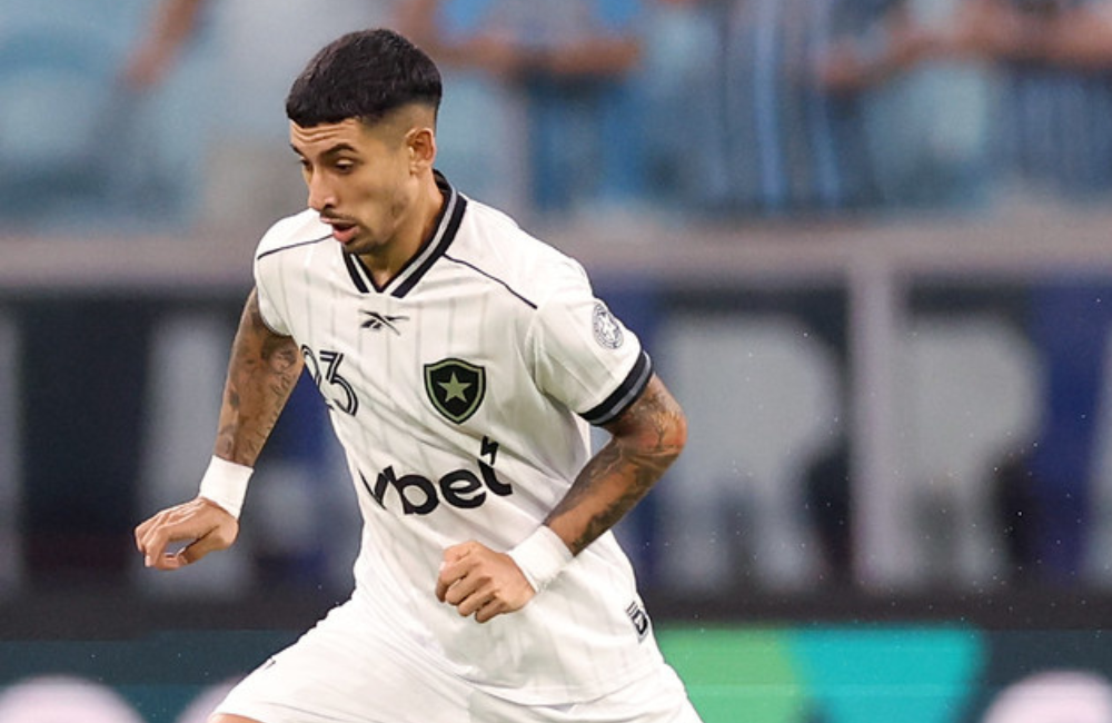 Santi se junta a Marçal em lista do DM do Botafogo e diminui opções para Anselmi Divulgação: Vítor Silva