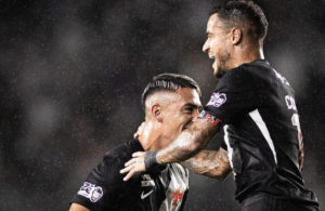 Diniz elogia produção ofensiva do Vasco, mas destaca sequência de gols perdidos Divulgação: Matheus Lima