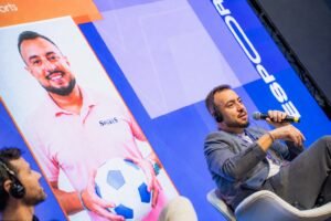 Pedro Chiaverini participa do painel "Do Papel ao Digital" durante o Rio Innovation Week ao lado de representantes da Placar, Lance! e Barões Brand Publishing.